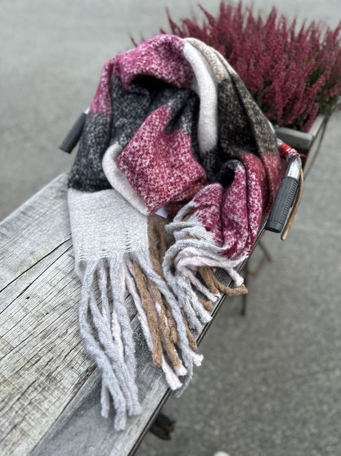 Hovedbilde Fluffy Scarf 03