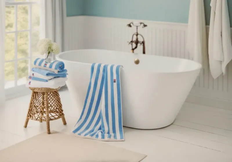 Blokkstripet håndkle, himmelblå/hvit/moonbeam 70x130