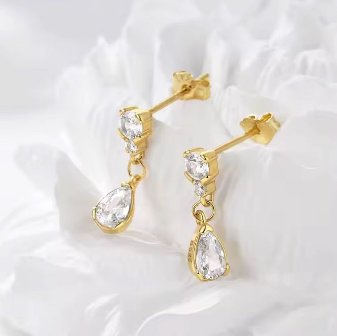 Hovedbilde Chanelle Ear Studs 18k Gold