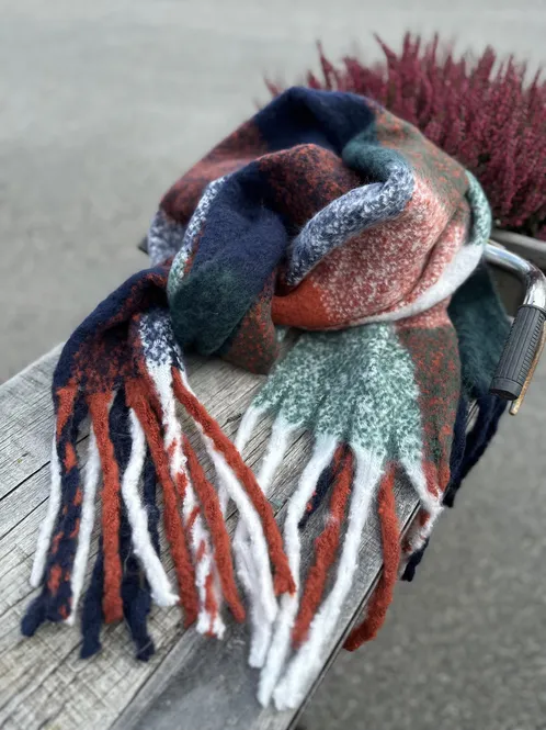 Hovedbilde Fluffy Scarf 08