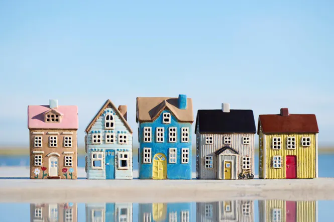 Hovedbilde Hus for telys Nyhavn Blått/gul dør 20,5cm