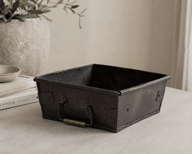Hovedbilde Fat/Kasse rustikk metall 24x24x8cm