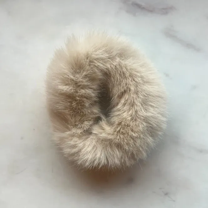 Hovedbilde Hårstrikk - Fuskepels Beige