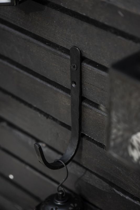 Håndlaget krok i smijern